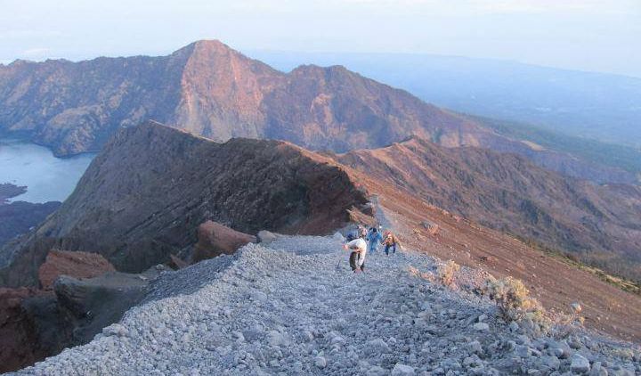 Mount Rinjani trekking (Mengandung unsur promo)