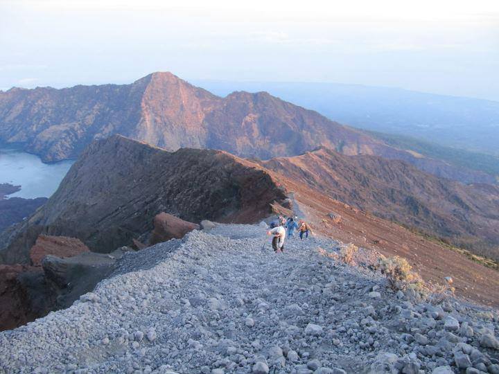 Mount Rinjani trekking (Mengandung unsur promo)