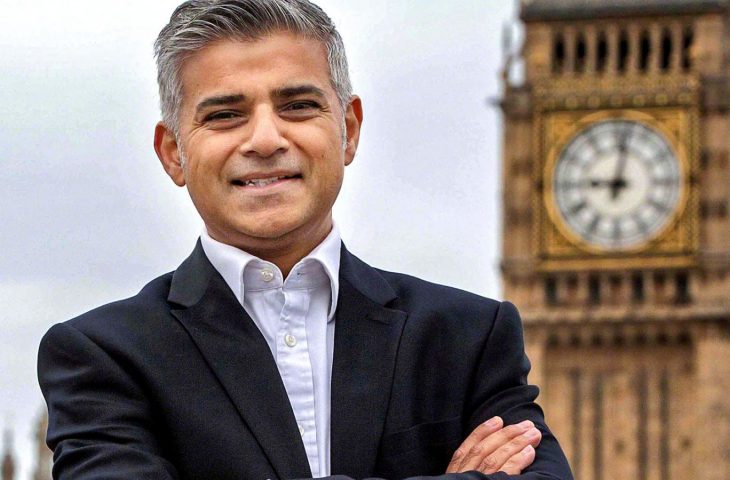 Sadiq Khan, wali kota London pertama yang beragama Muslim.