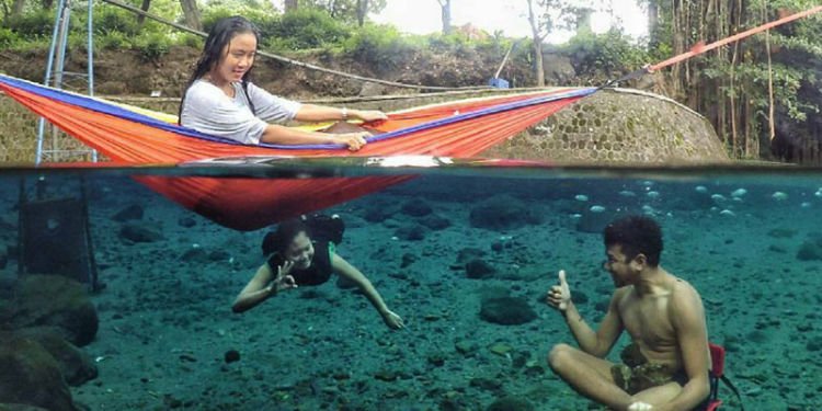 Rasanya seperti berenang di galon Aq*a