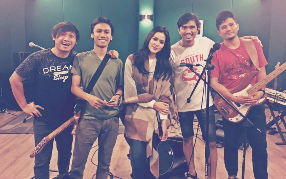 Andai Bisa Ketemu Personil Sheila On 7, Kamu Pasti Bakal Minta 7 Kisah Cinta Ini Dibikinin Lagu.