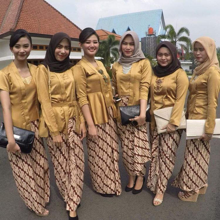 model kebaya kutu baru modern hijab