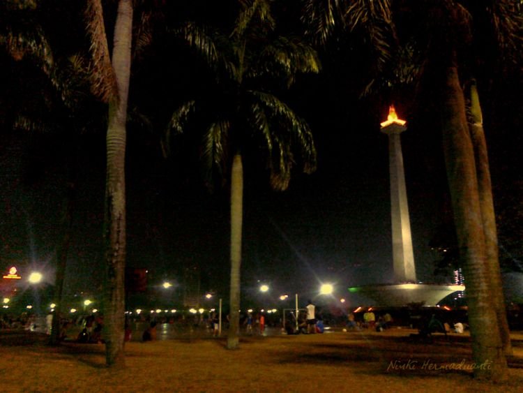 Monas.