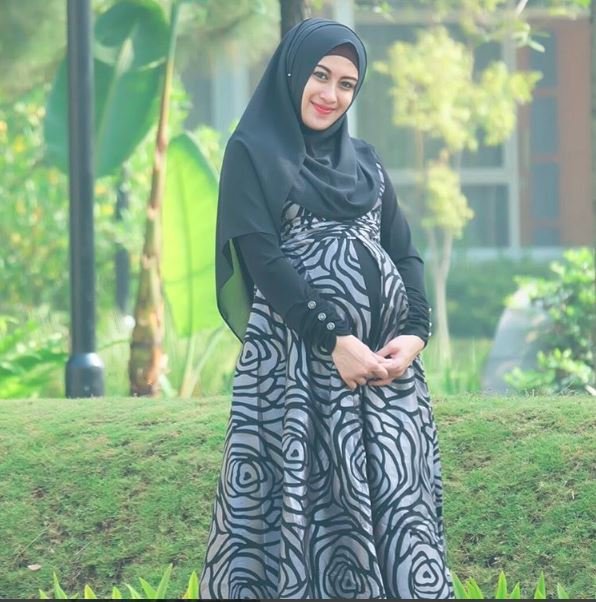 8 Inspirasi Hijab Menutup Dada a la Selebgram. Tetap Bisa 