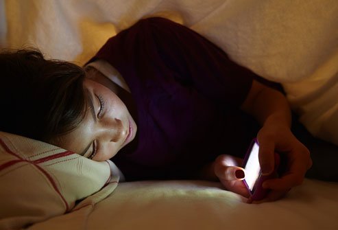 sebelum tidur sempatkan SMS dulu