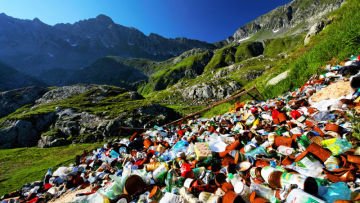 [DISKUSI] Gunung Bukan Tempat Sampah! Menurutmu, Gimana ya Caranya Biar Gunung Bebas Sampah?