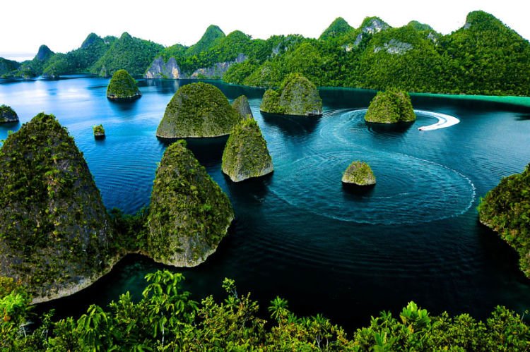 Pulau Wayag, tempat menikmati pulau Karst. :3