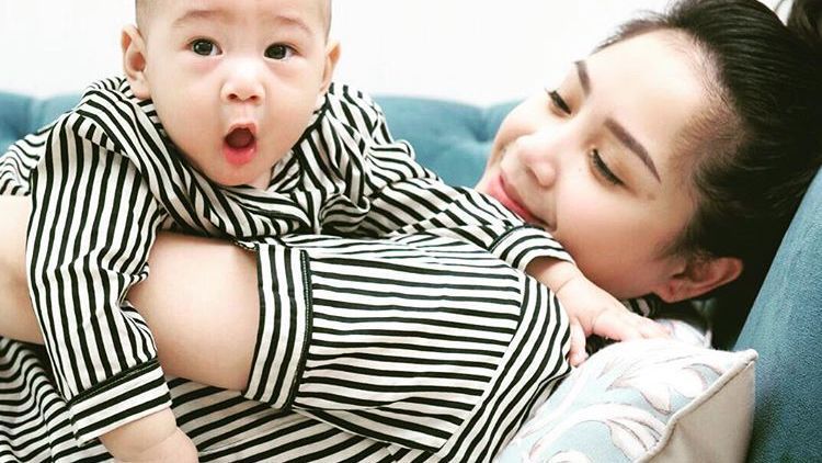 Bahagianya Raffi Ahmad – Nagita Slavina. Pose Unyu Menggemaskan dari Rafathar Ini Nggak Bikin Bosan!