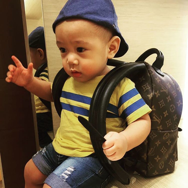 Imutnya Rafathar saat jadi patung.