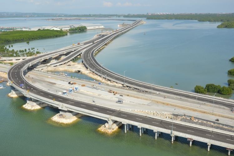 Mampir ke Bali juga ya bang biar bisa liat jembatan ini