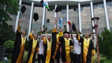 Predikat Cum Laude Bukan Segalanya. Lakukan 7 Hal Ini Biar Nggak Nganggur Habis Wisuda