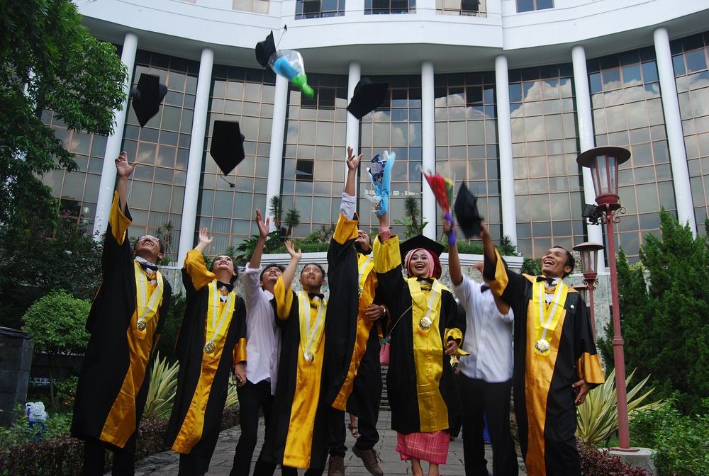 Predikat Cum Laude Bukan Segalanya. Lakukan 7 Hal Ini Biar Nggak Nganggur Habis Wisuda