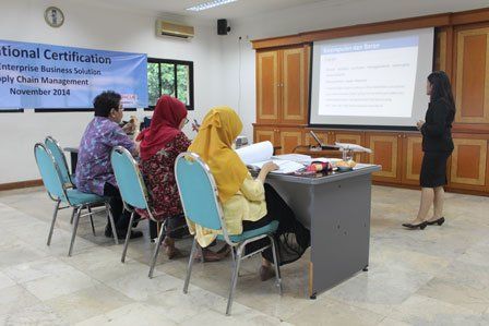 Saat sidang skripsi gini kamu butuh banget disemangatin orangtua.