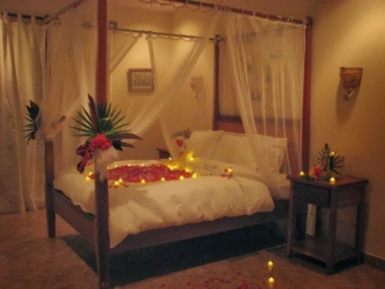 Simple-Wedding-Bedroom-Design-with-Candles-Decor-Ideas