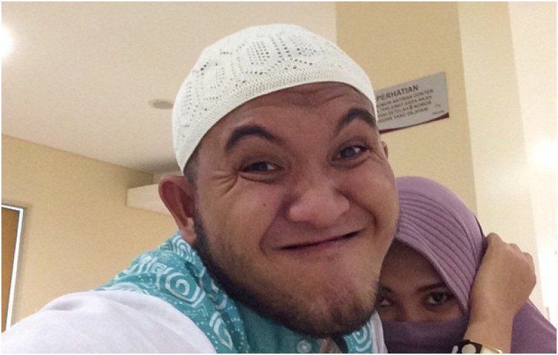 5 Artis Ini Hijrah dari Panggung Hiburan Demi Keyakinannya di Agama Islam. Apa Pertimbangan Mereka?