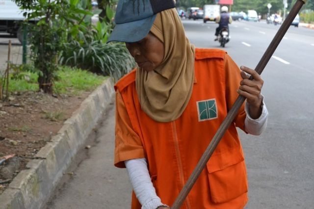 Ajak ngobrol orang yang menarik perhatian