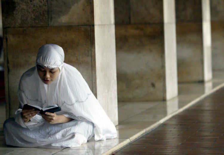 10 Cara Khatam Al Qur’an Selama Puasa Ramadhan