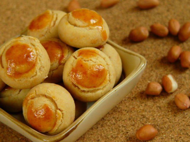 KUE KACANG