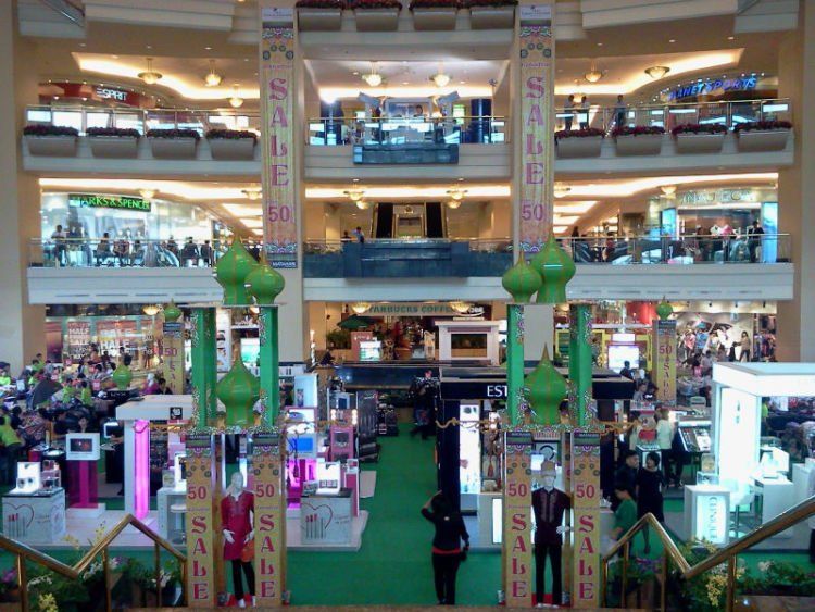 Mall-mall penuh diskon saat ramadhan