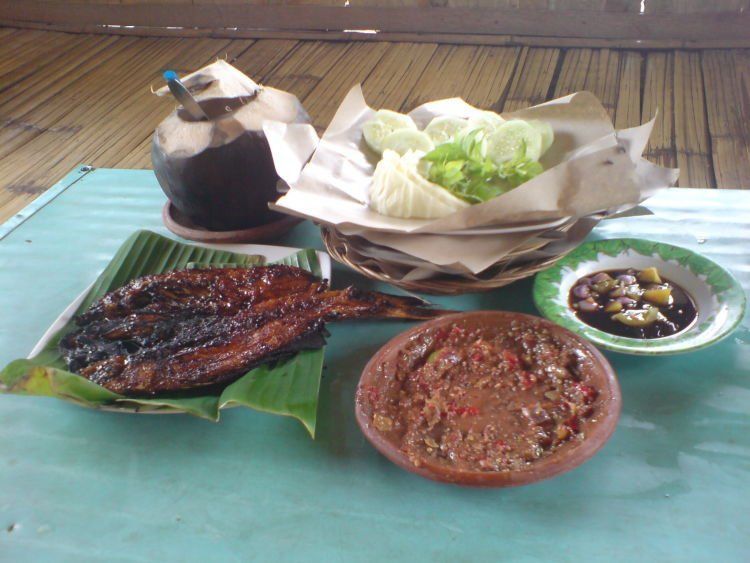 Ikan Pihi Pecak khas Tegal