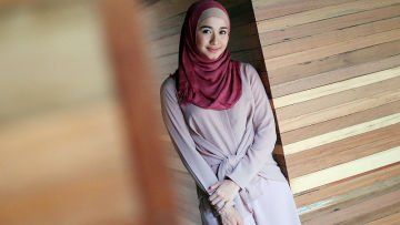 Tutorial Hijab Lebaran Simple Buat Kamu yang Baru Belajar Berhijab