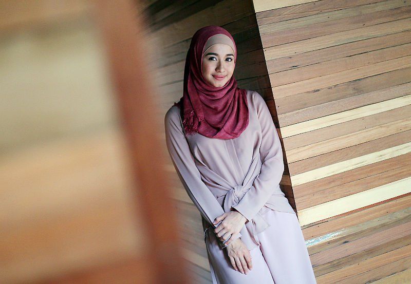 Tutorial Hijab Lebaran Simple Buat Kamu yang Baru Belajar Berhijab