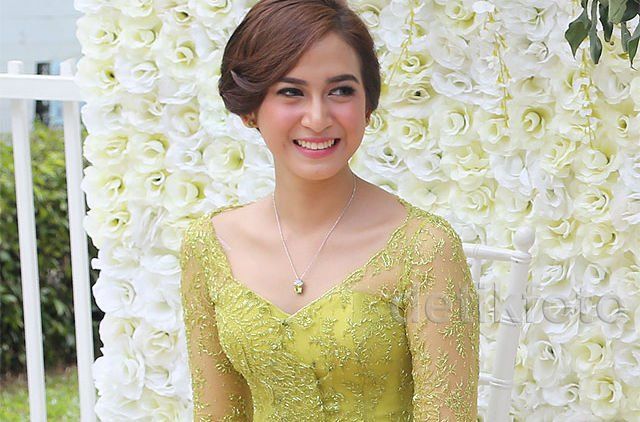 6 Tips Buat Kamu yang Bingung Pilih Aksesoris Kebaya. Biar Penampilanmu Semakin Cetar!