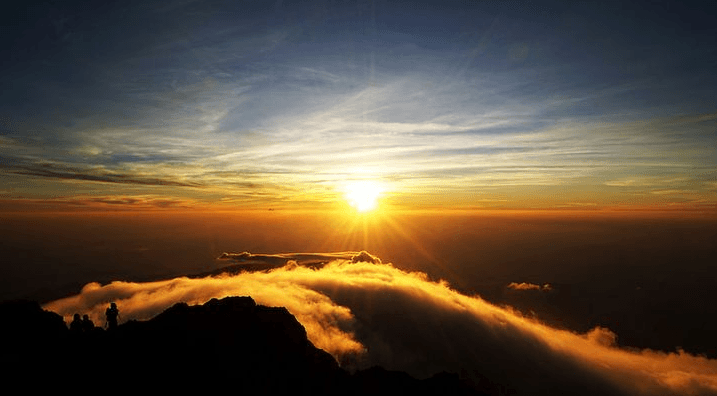 perkenalkan, ini sunrise di Rinjani