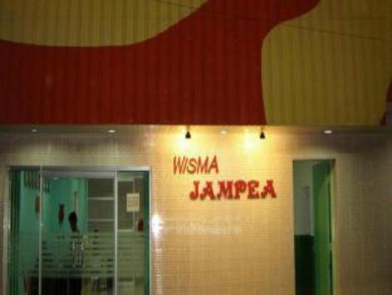 penampakan wisma Jampea