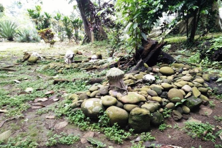 Makam misterius di Kebun Raya