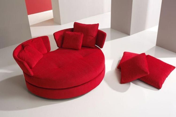 sofa merah :3