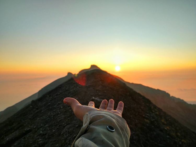 kudaki gunung agar melupakanmu