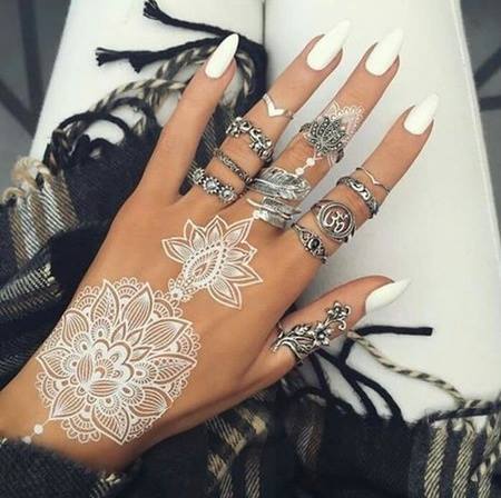 henna putih simple