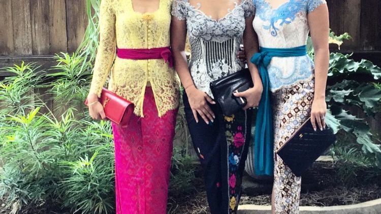 Inspirasi Kebaya  Bali  Untuk Kondangan  Lure Module Instan 