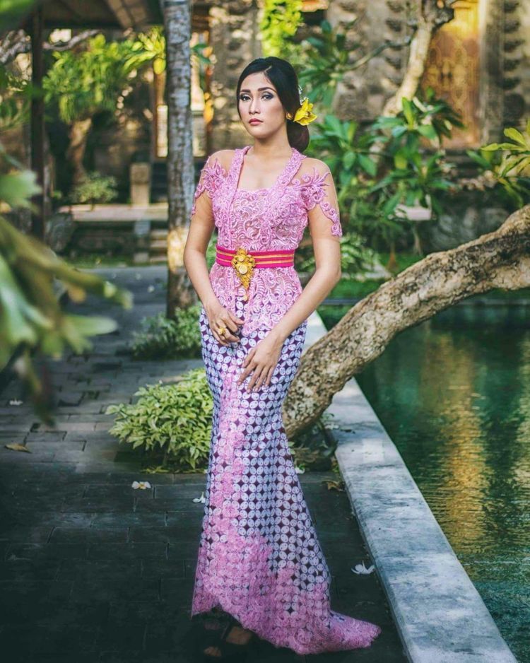 Inspirasi Kebaya  Bali  Untuk Kondangan  Lure Module Instan 