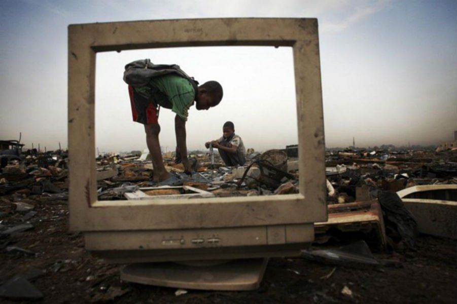 Udah Tahu Belum Kemana Berlabuhnya Sampah Elektronik Dunia? Ngeri Banget Limbahnya