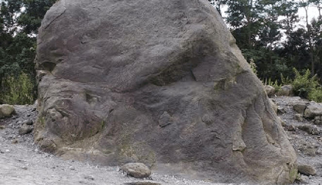 ini batu alien di Merapi