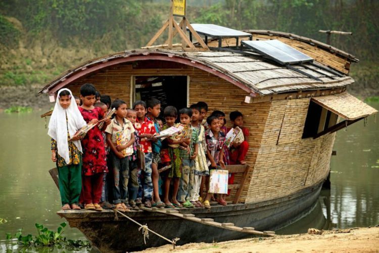 ini sekolah mereka, tempat belajar sehari-hari