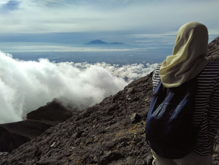 udah izinnya mendadak, maksa lagi. seenaknya~