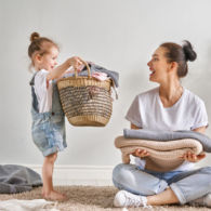 Jadi Ibu Rumah Tangga Itu Nggak Mudah. Tugasnya Nggak Cuma Nemenin Anak, Masak, Lalu Sudah