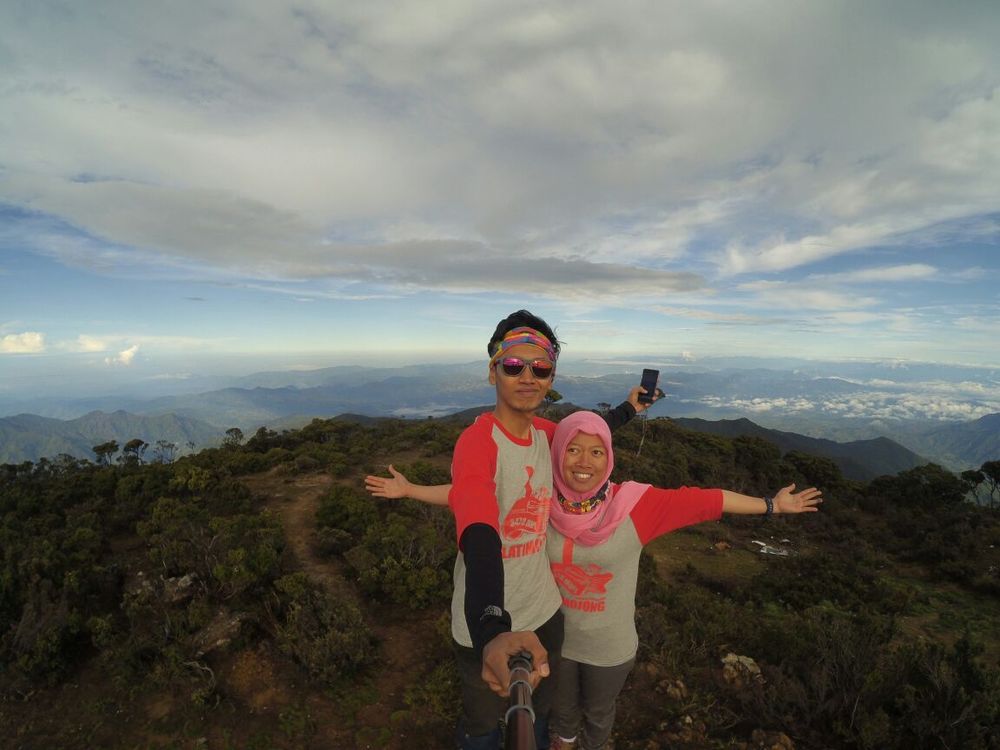 Wanita yang Suka Melangkahkan Kakinya ke Gunung Layak Dipertahankan Sekarang dan Juga Nanti