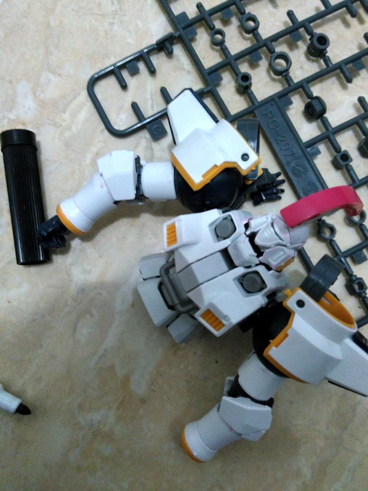 Cara Melakukan photography ActionFigure (Gundam) dengan Menggunakan Kamera HP dan Adobe Photoshop