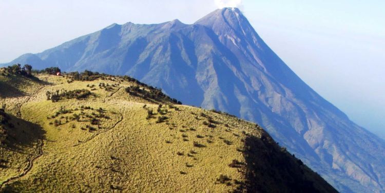 Merapi keren banget ya kalau dilihat dari sudut ini