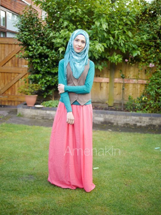 long vest pendek dengan maxi rok serta inner