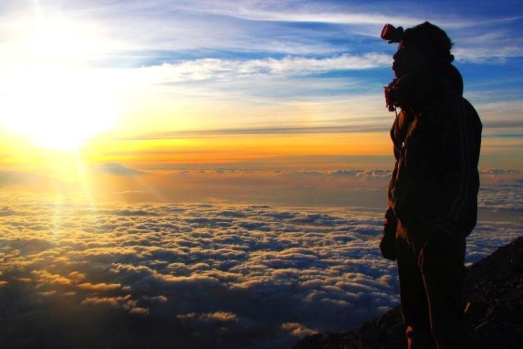 Nikmatilah petuangan seru ke puncak mahameru