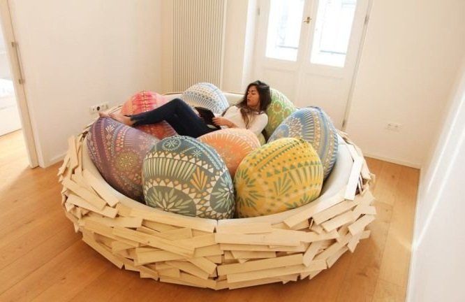 25 Inspirasi Sofa Lucu nan Nyaman Buat ‘Nduselan’ Sama Pasangan Halalmu Nanti