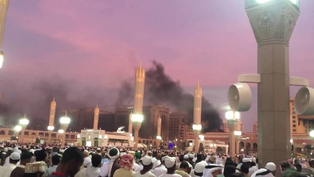 10 Foto Idul Fitri Tersedih Sepanjang Masa #PrayForSoloAndMadina