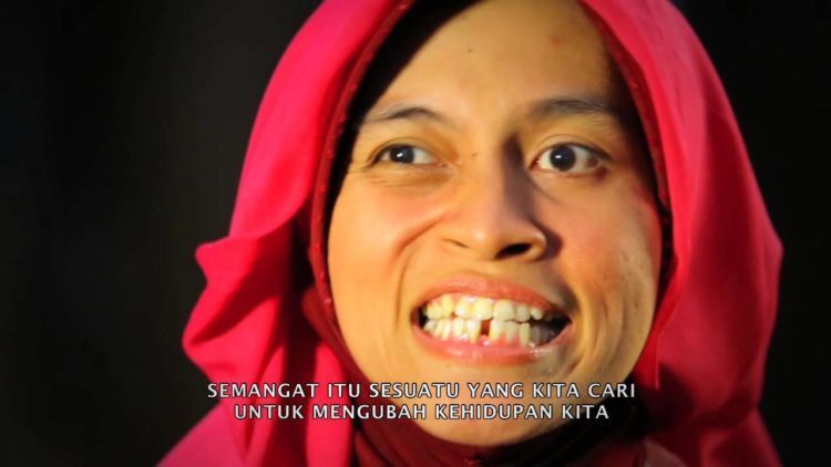 Segala pencapaian Nina saat ini tak lepas dari peran Ibundanya...