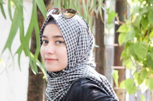  Model Pakai Jilbab Wanita Berjilbab Cewek Berjilbab Jilbab 