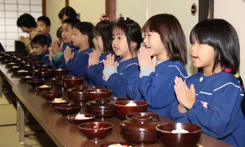 Tata Cara Makan di Jepang yang Harus Kamu Ketahui